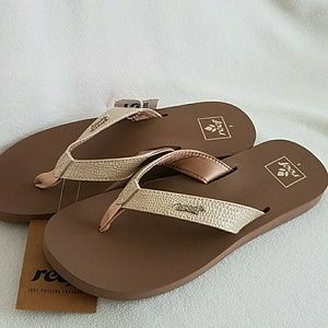 NEW Reef sandals